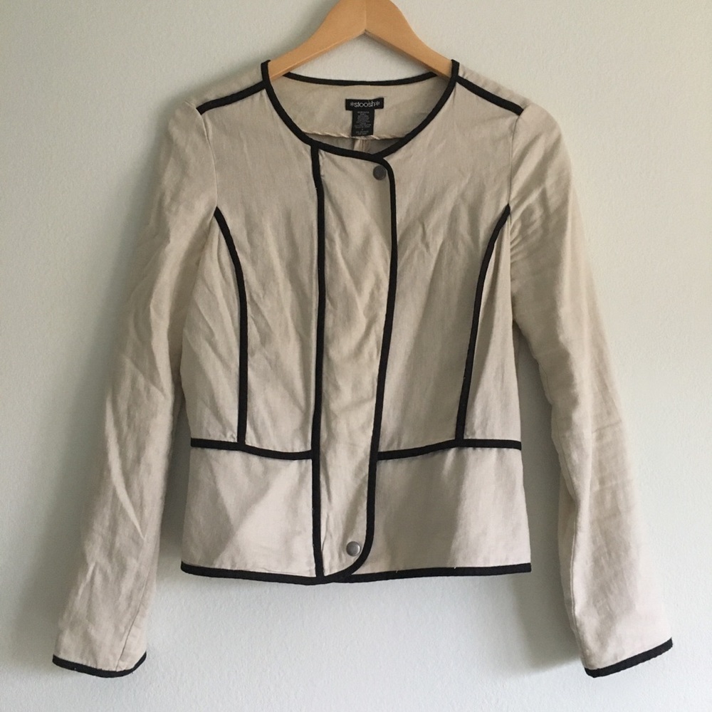 Unique cream linen jacket w black lining
